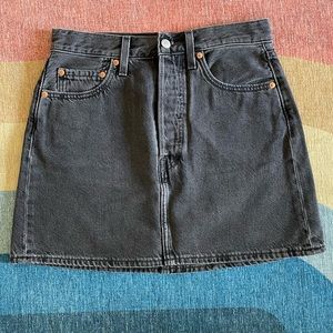 Levis ribcage black denim mini skirt